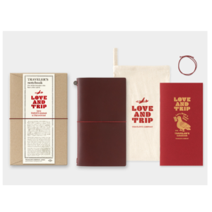 TRAVELER's Notebook Set Love and Trip (Standard)